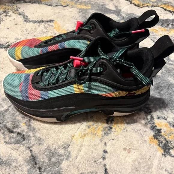 Multicolor Jordan sneakers - Picture 1 of 6